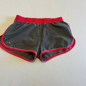 Under Armour Heat Gear Semi Fitted Gray Pink Shorts M